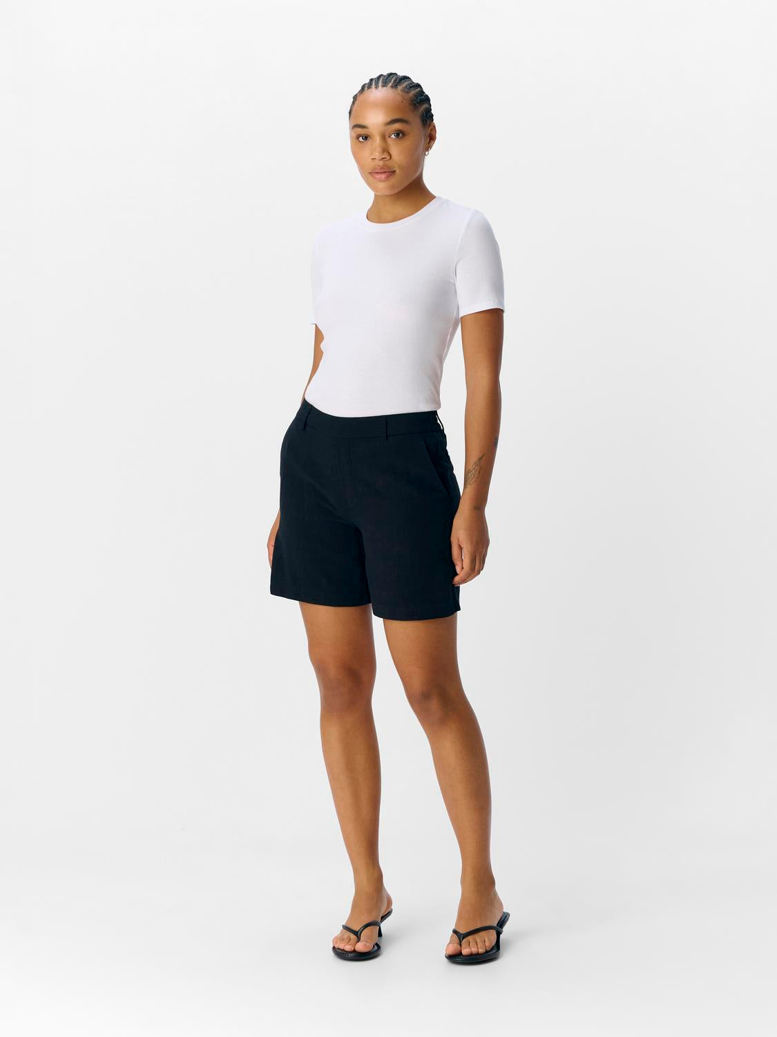 model_shot-front_full